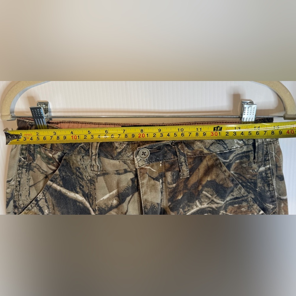 Realtree Camo Cargo Pants with Pink Waistband Detail - Size 6-8 SM - Picture 10 of 14